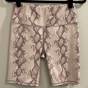 Varley Women’s Medium Champagne Snake Albury 8”Biker Shorts Athletic Performance